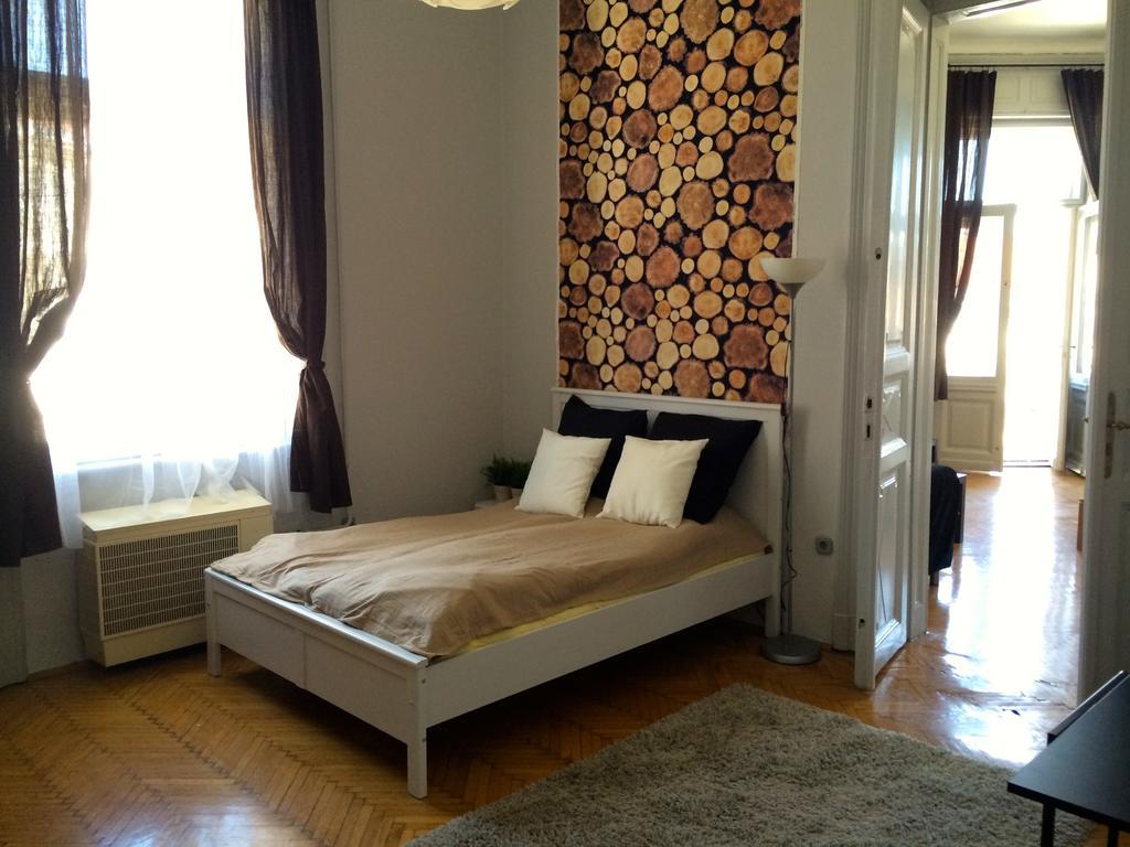 Budget Apartment By Hi5 - Oktober 6 Str 4 Budapest Esterno foto