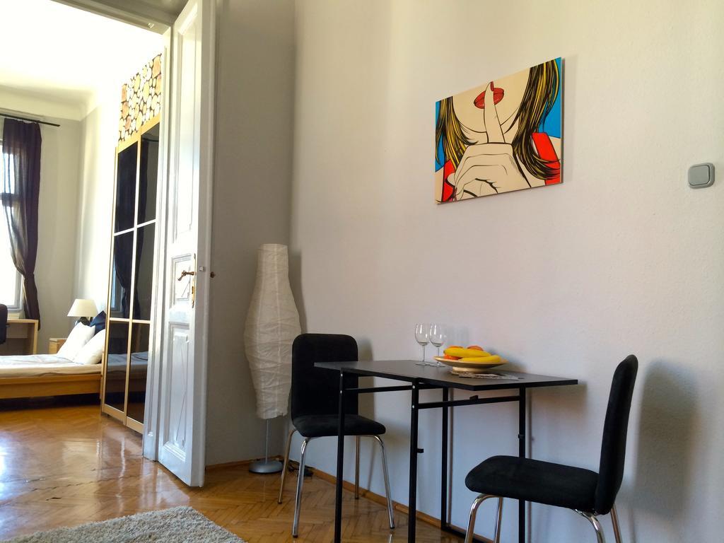 Budget Apartment By Hi5 - Oktober 6 Str 4 Budapest Esterno foto