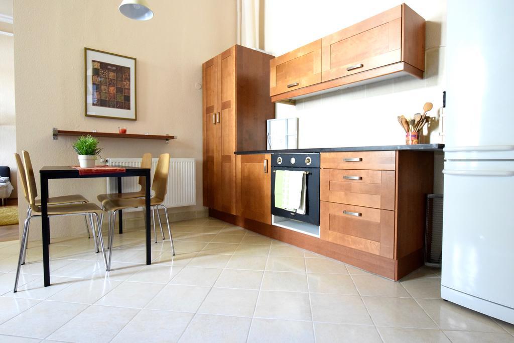 Budget Apartment By Hi5 - Oktober 6 Str 4 Budapest Esterno foto