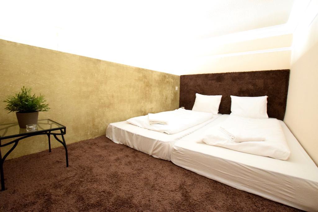 Budget Apartment By Hi5 - Oktober 6 Str 4 Budapest Esterno foto