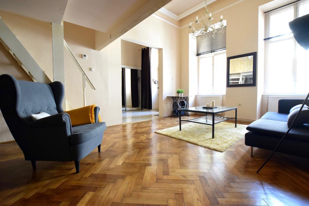 Budget Apartment By Hi5 - Oktober 6 Str 4 Budapest Esterno foto
